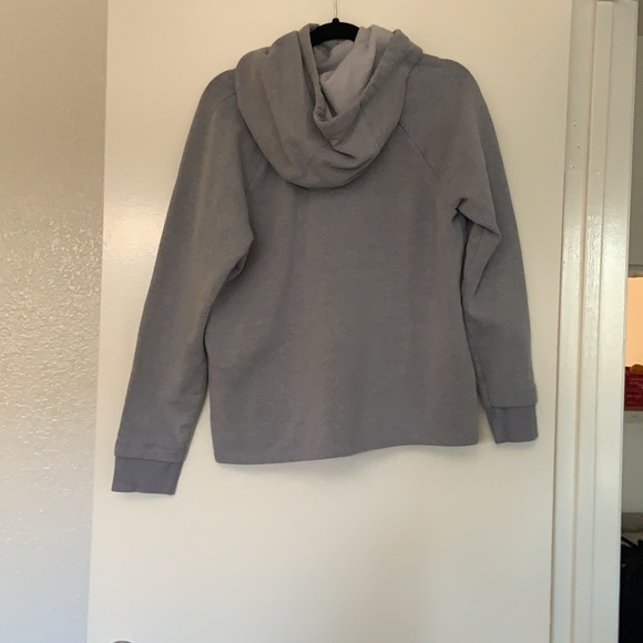 Large Under Armour Sweatshirt - Picture 2 of 3